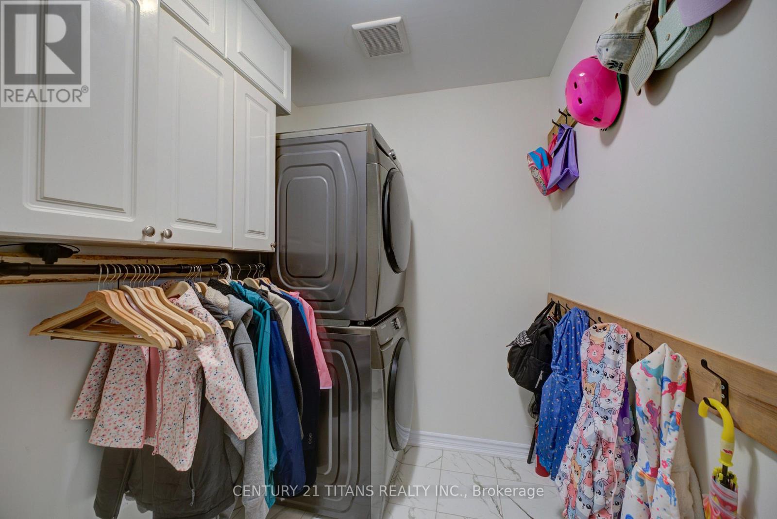 12 MCLAREN AVENUE - 31