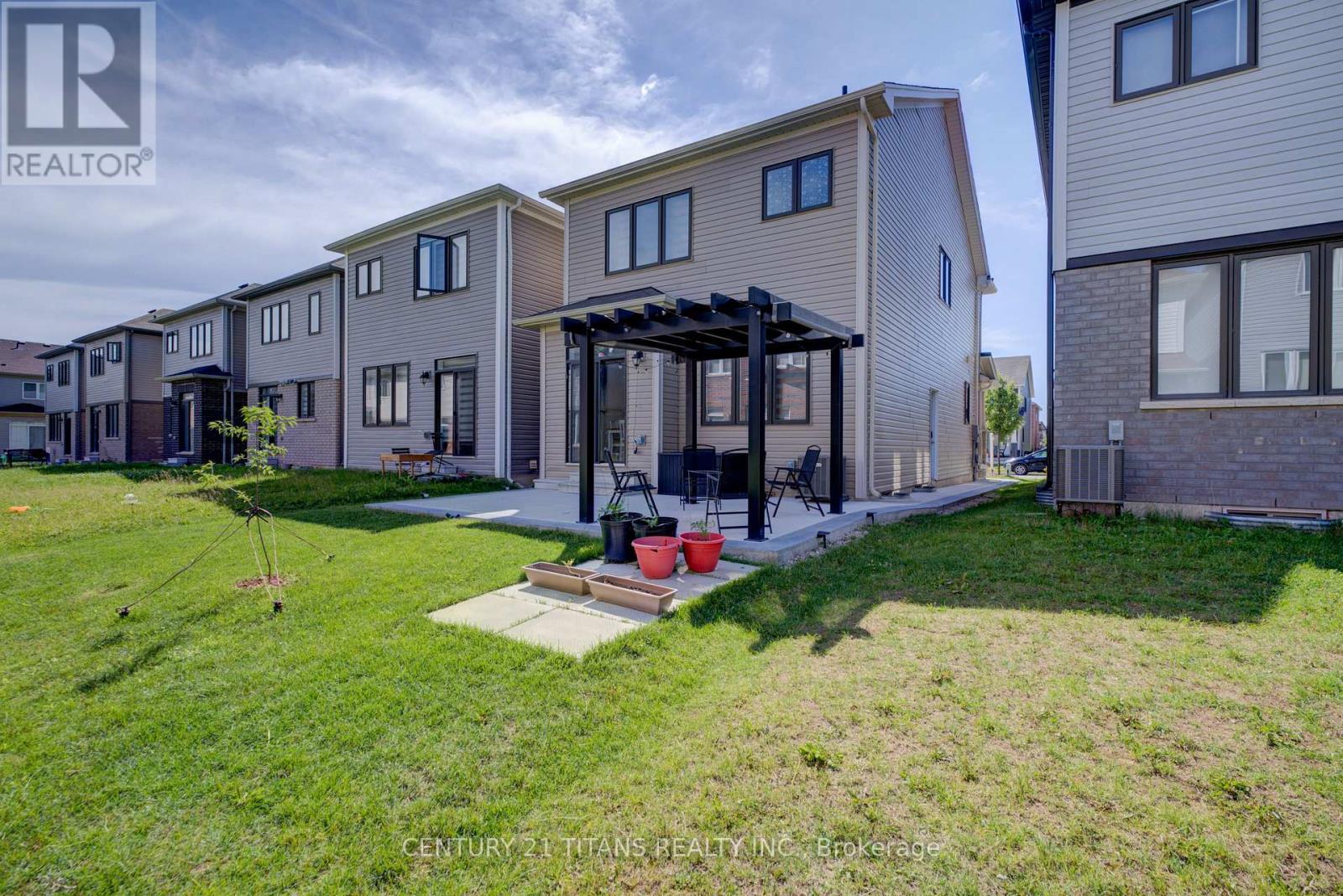 12 MCLAREN AVENUE - 34