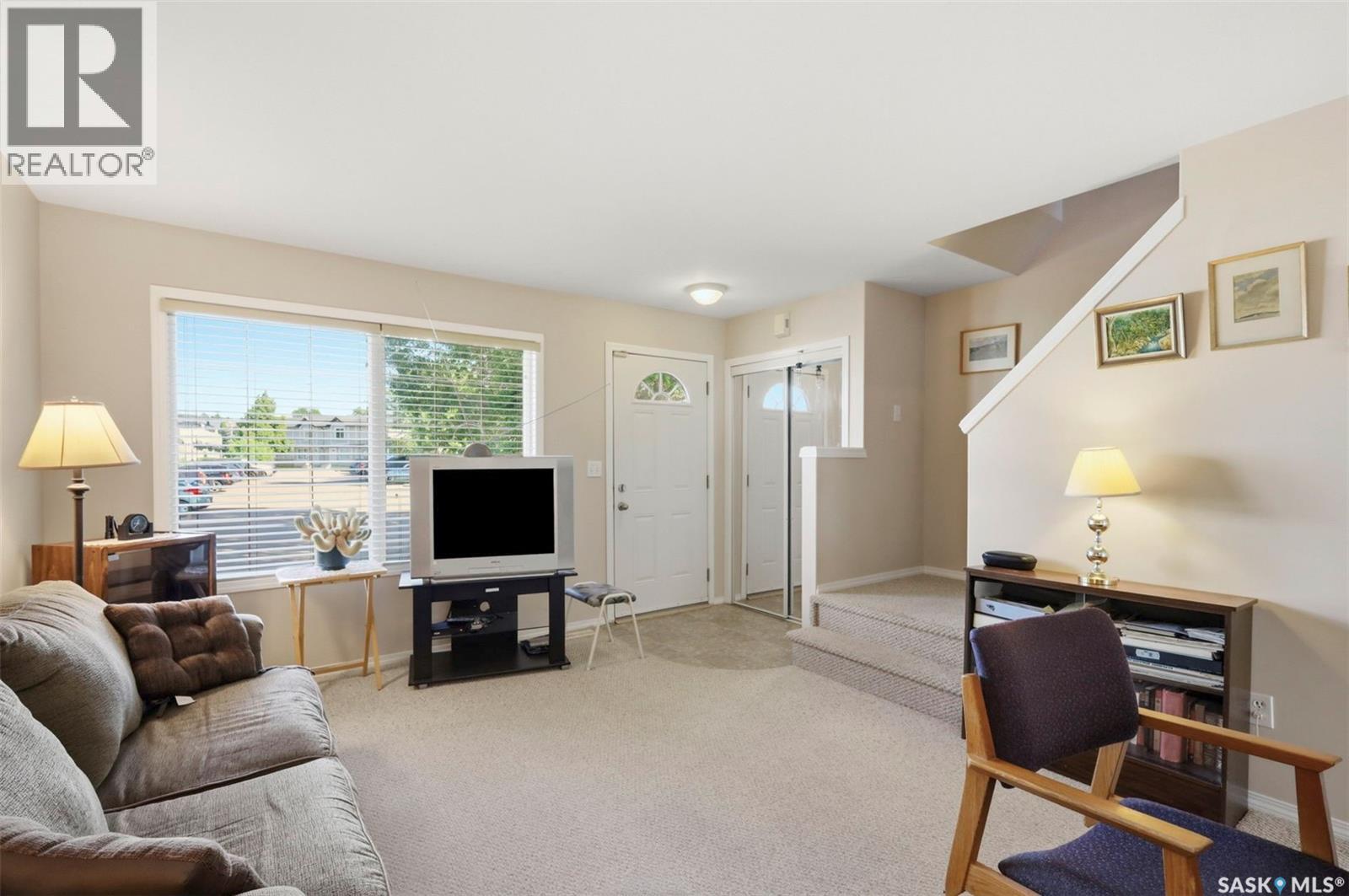#130 103 Rutherford CRESCENT - 4