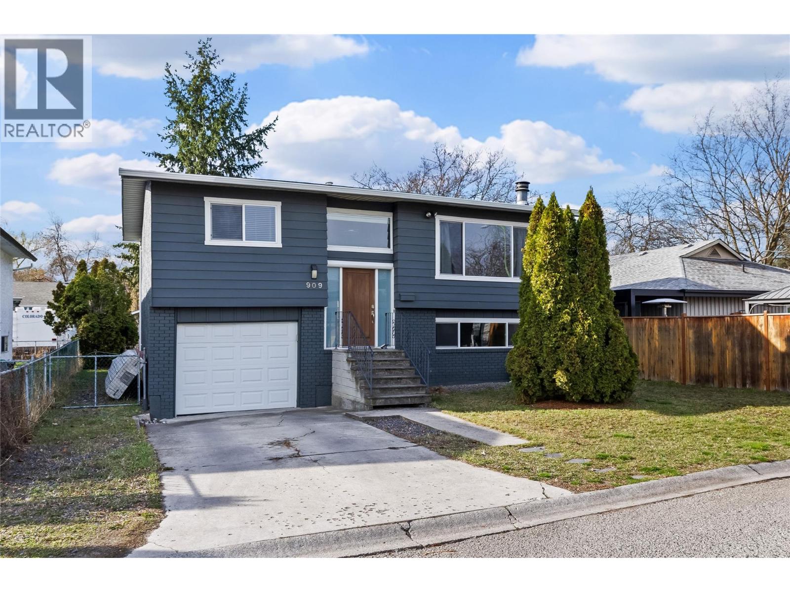 909 Grenfell Court - 1