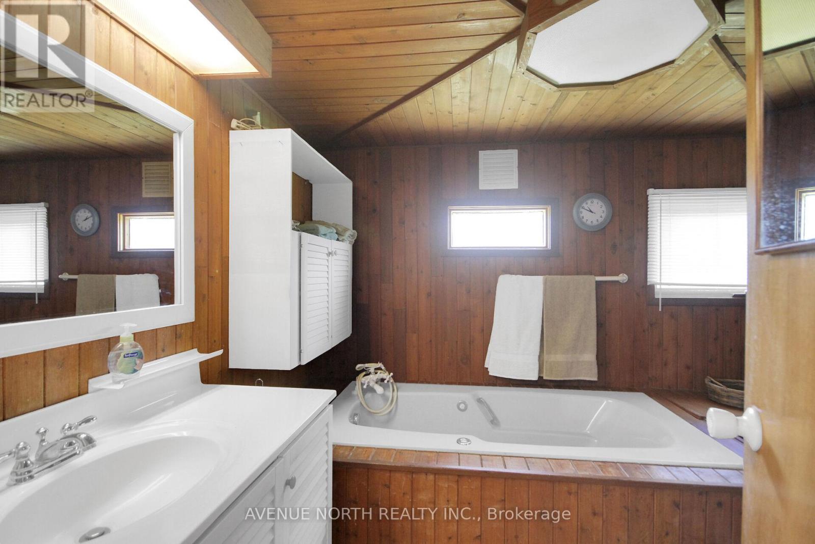 3 Bed, 1 Bath House for Sale in Ottawa – 6898 MITCH OWENS ROAD, Ottawa – MLS# X13492112 - Image 10