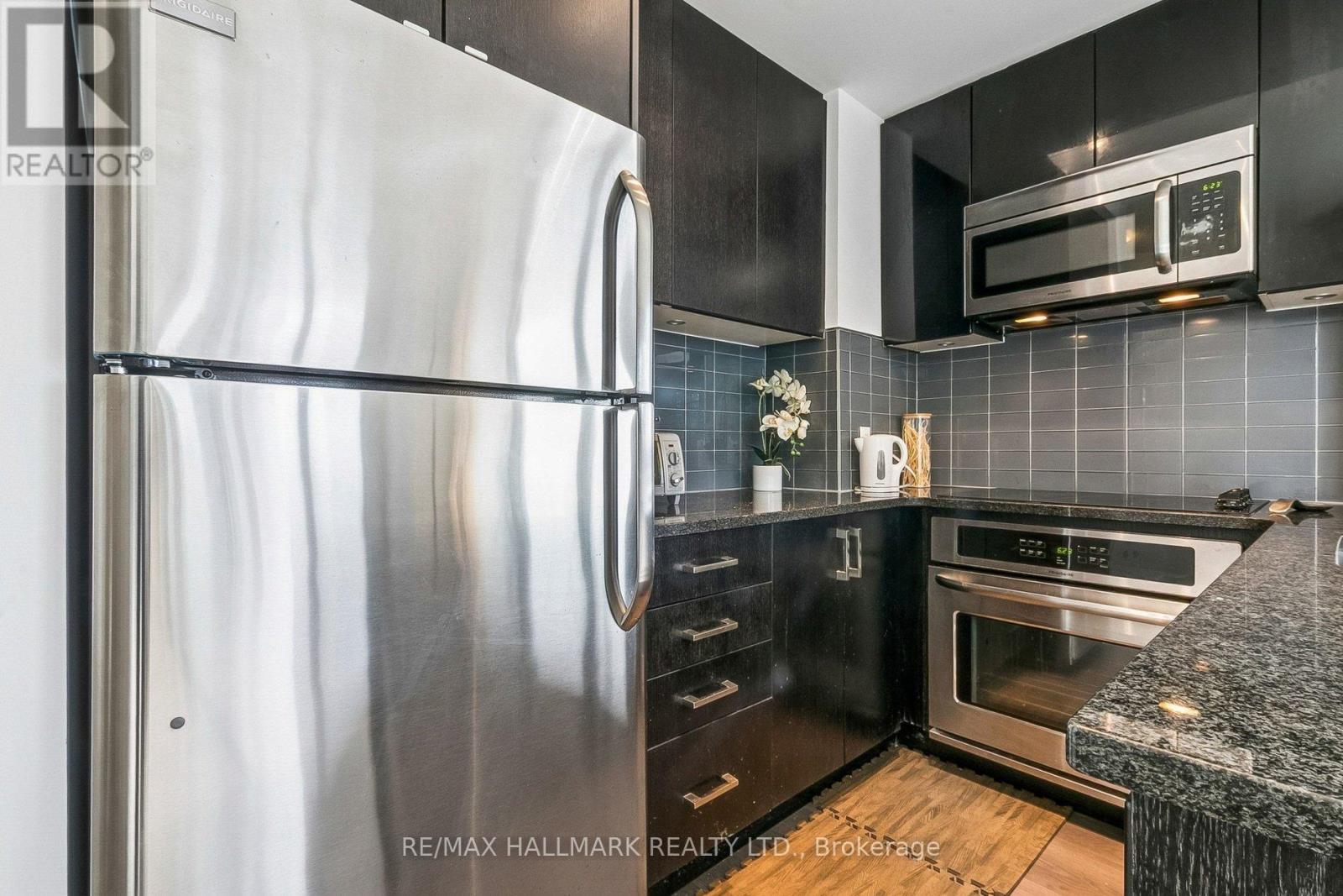 #1212 98 LILLIAN STREET - 18