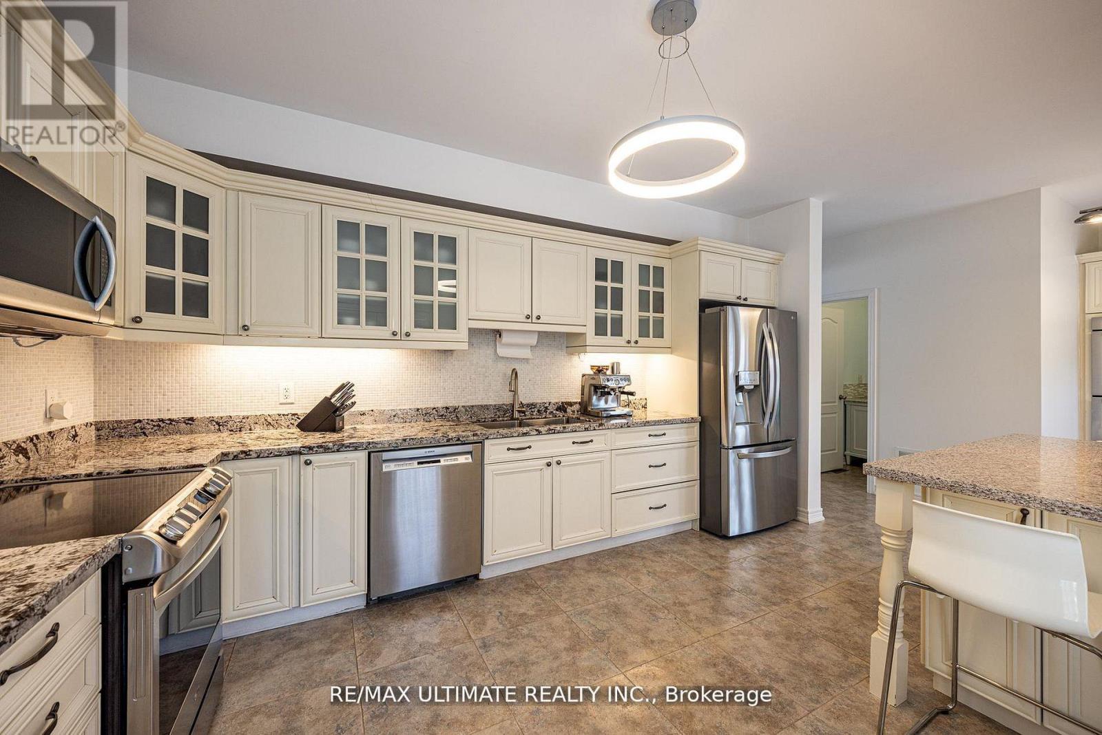 1160 ISLINGTON AVENUE - 20