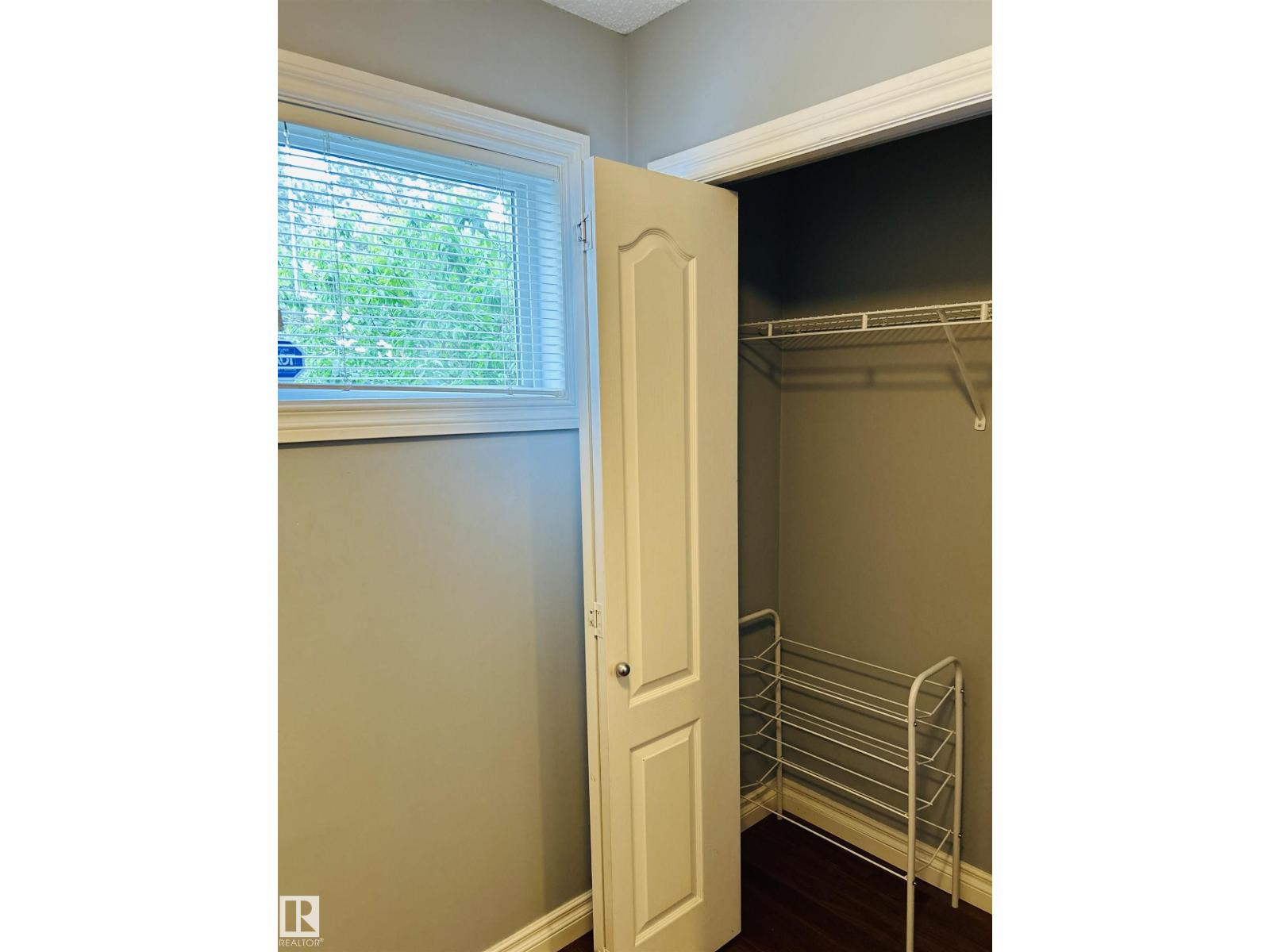 #89 12050 17 AV SW - 17