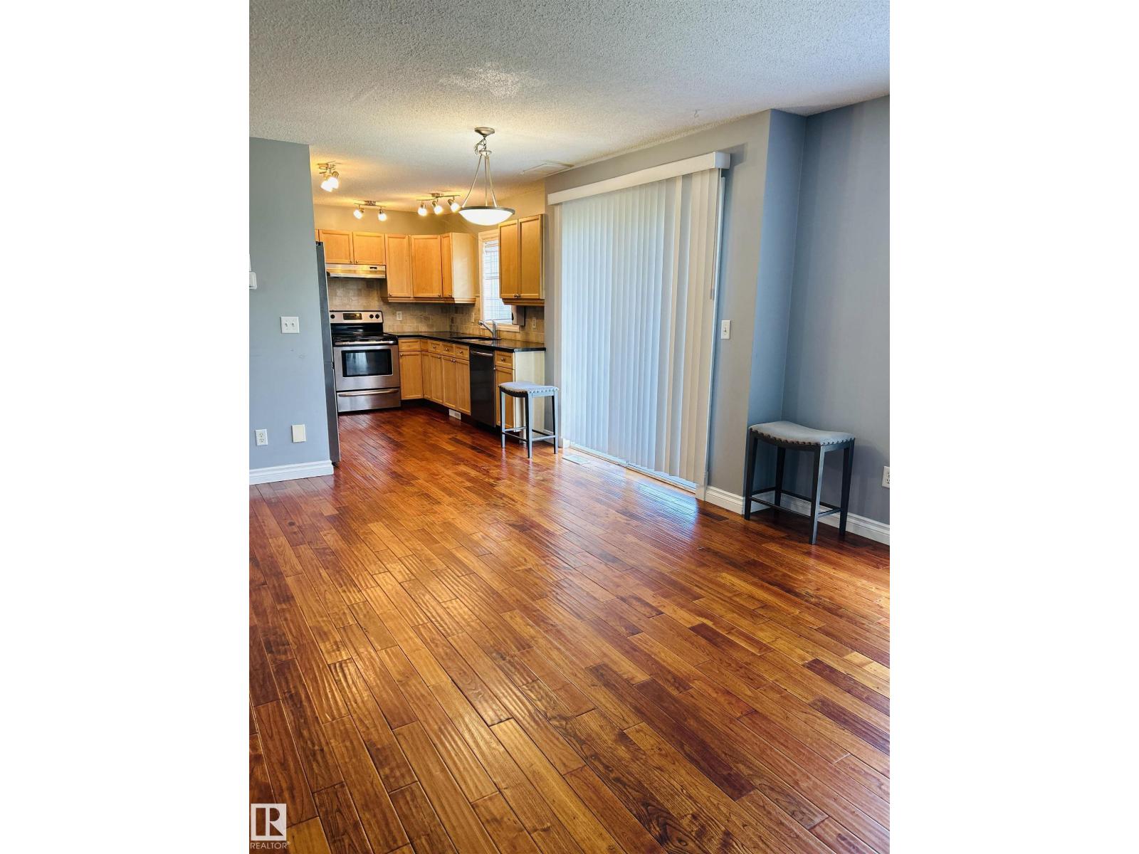 #89 12050 17 AV SW - 20