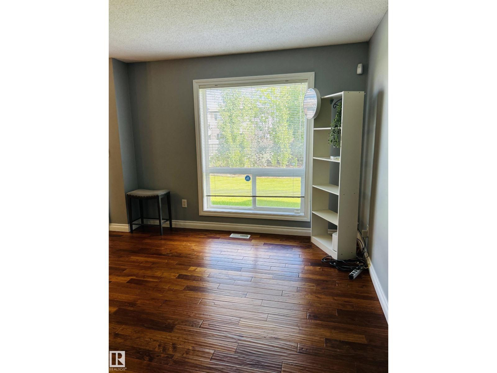 #89 12050 17 AV SW - 21