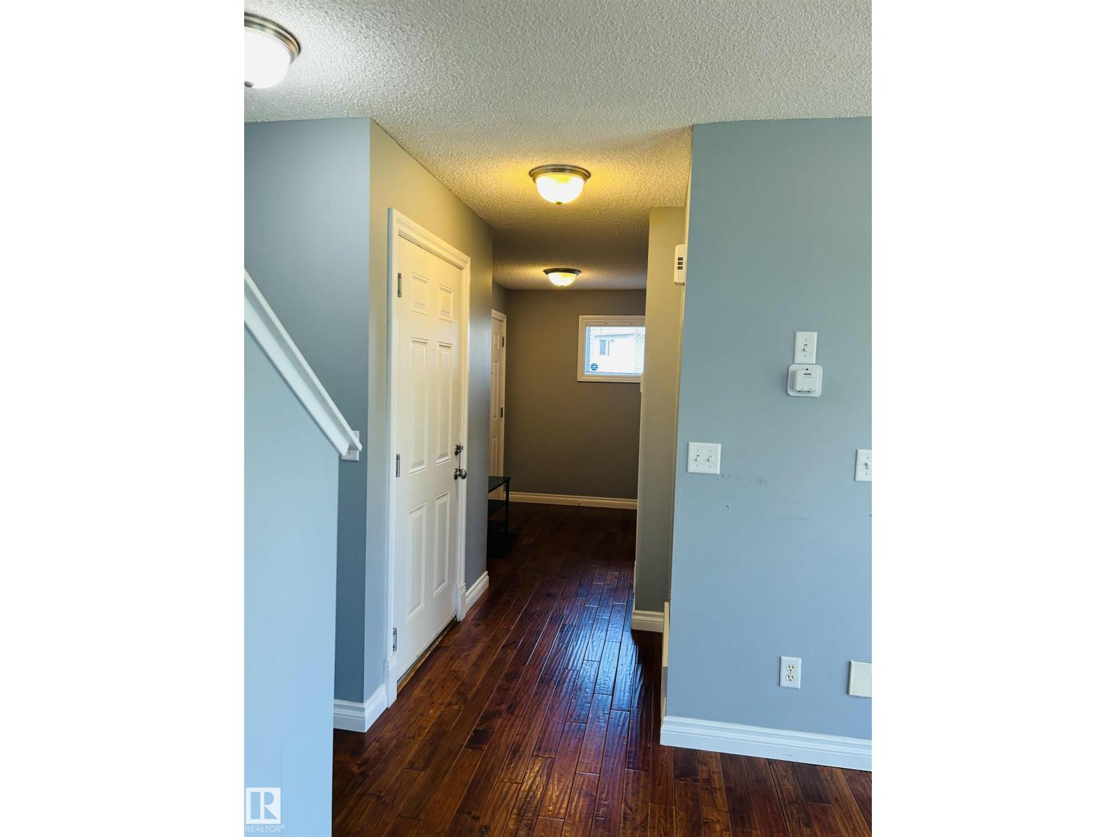 #89 12050 17 AV SW - 23