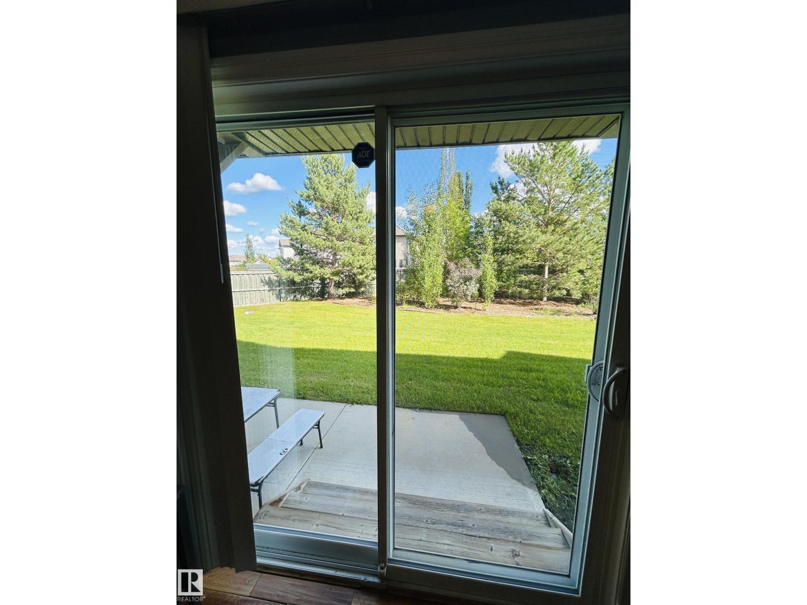 #89 12050 17 AV SW - 25