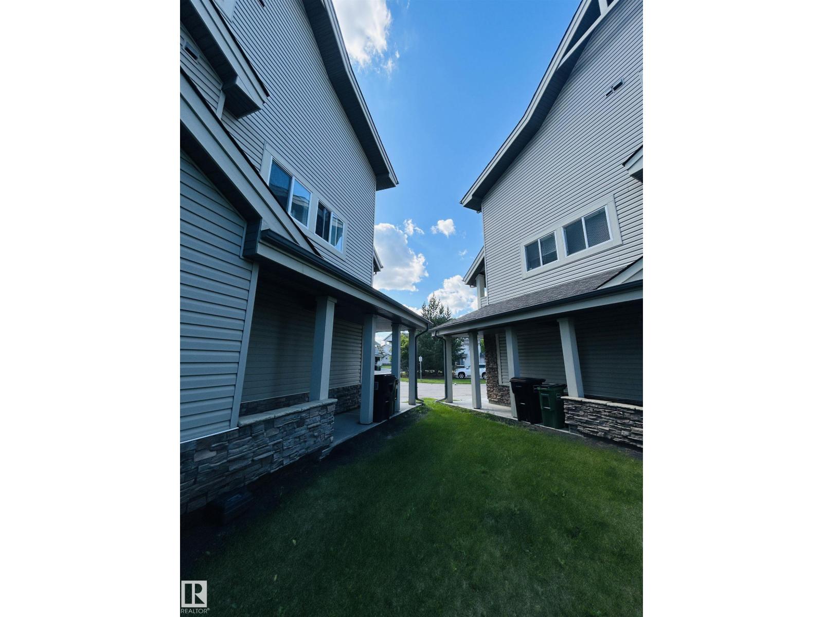 #89 12050 17 AV SW - 27
