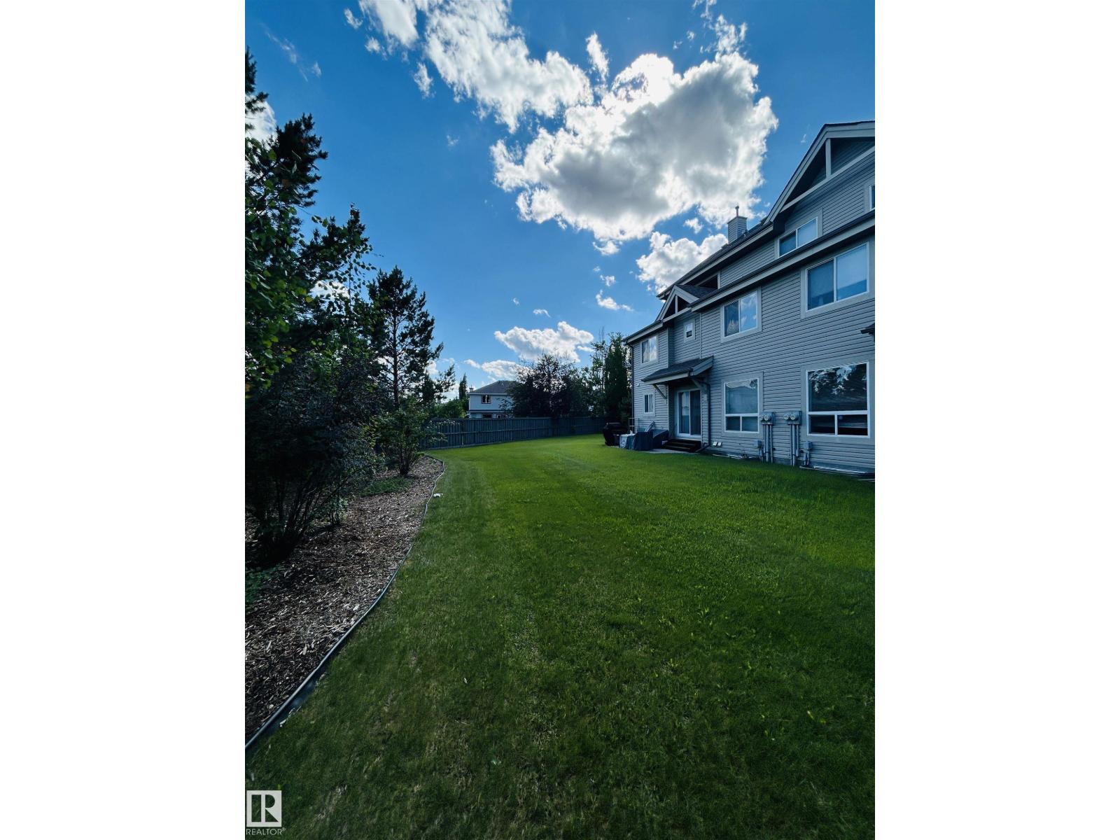 #89 12050 17 AV SW - 29