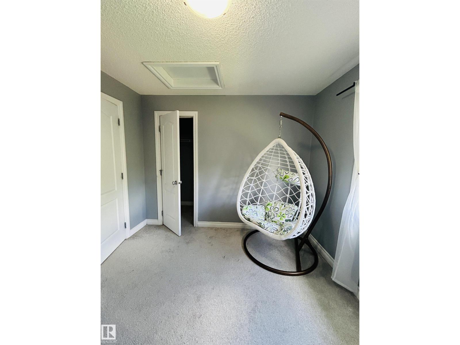 #89 12050 17 AV SW - 33