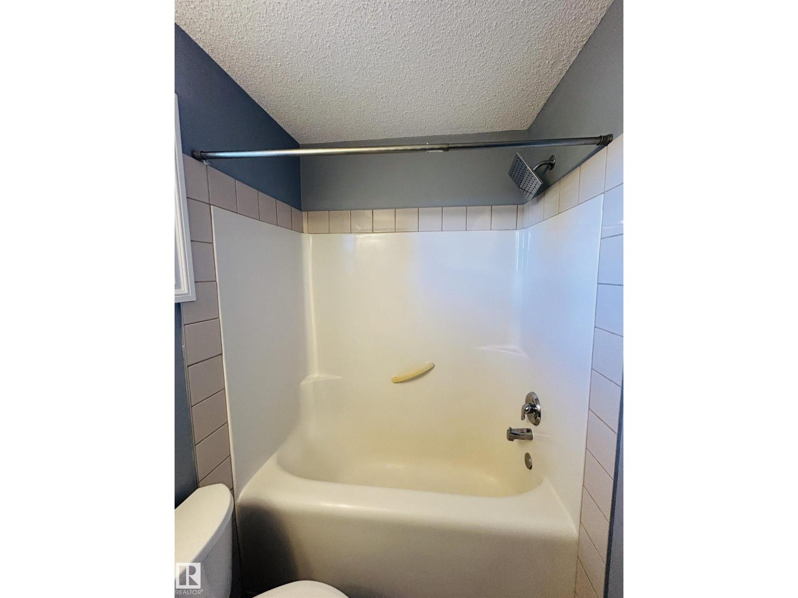 #89 12050 17 AV SW - 37