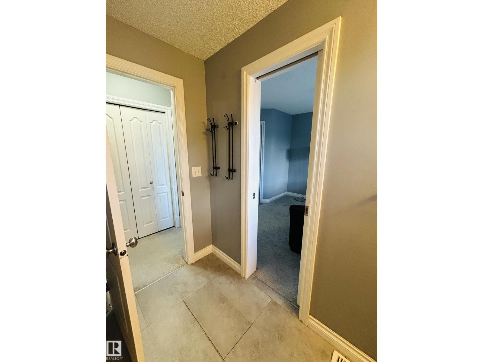 #89 12050 17 AV SW - 39