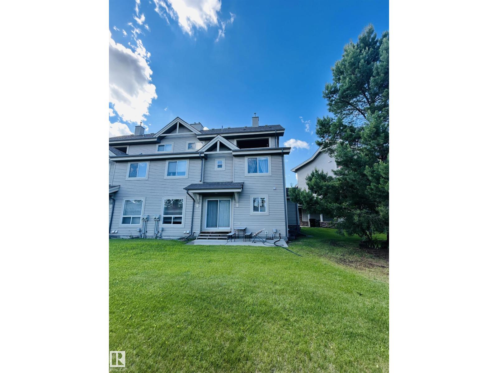#89 12050 17 AV SW - 4