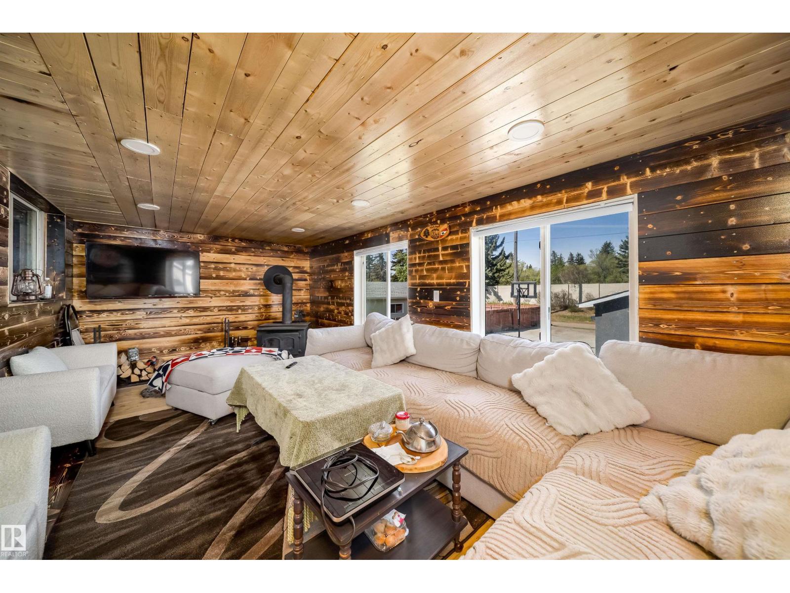 14808 96 ST NW - 18