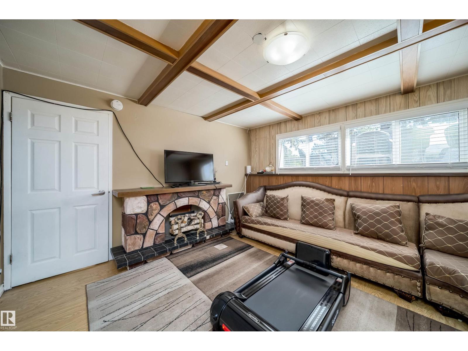 14808 96 ST NW - 19