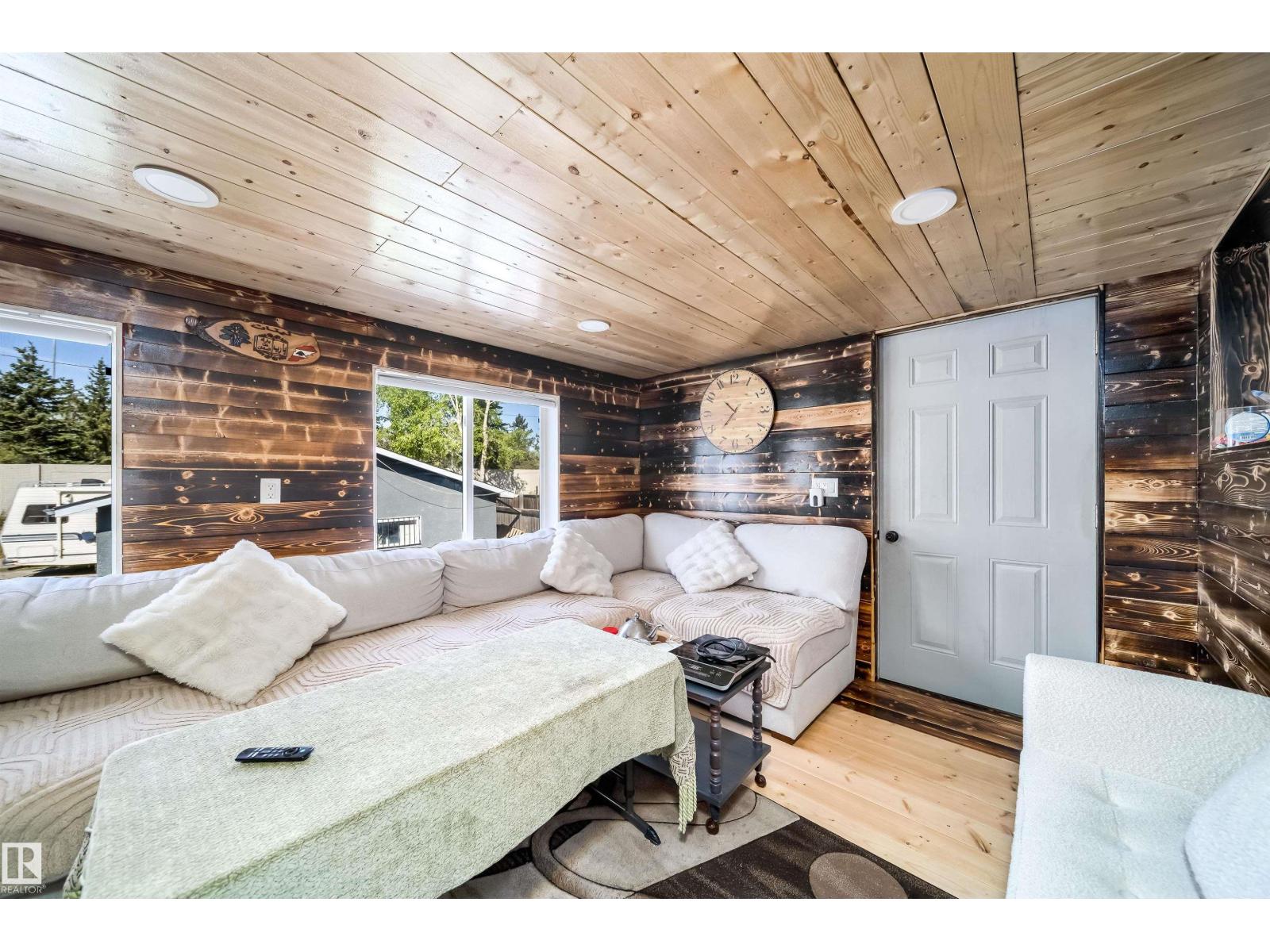 14808 96 ST NW - 21