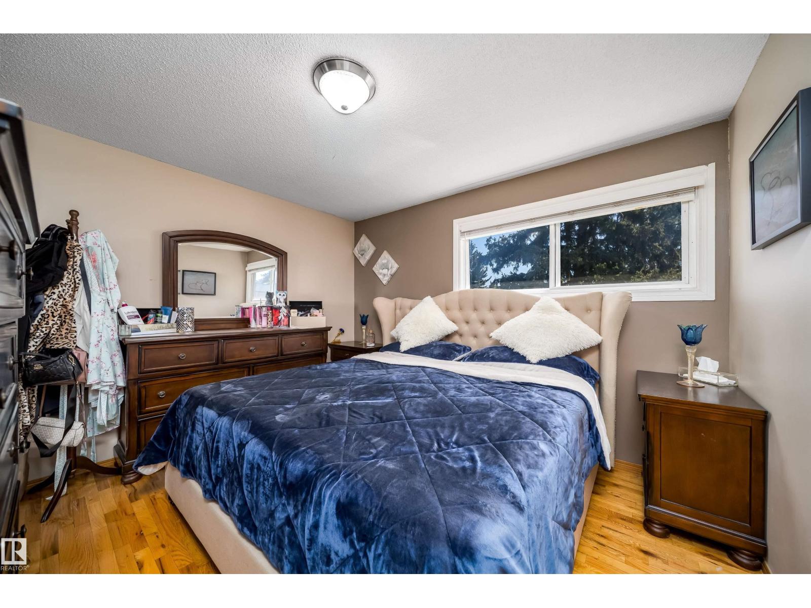 14808 96 ST NW - 22
