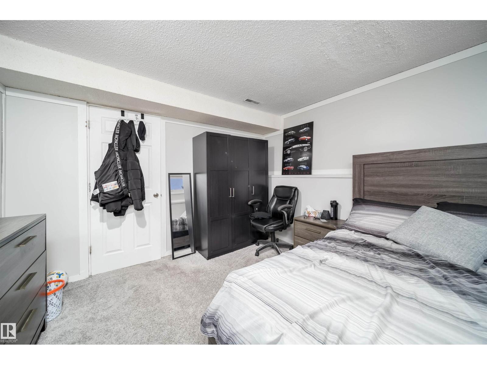 14808 96 ST NW - 31
