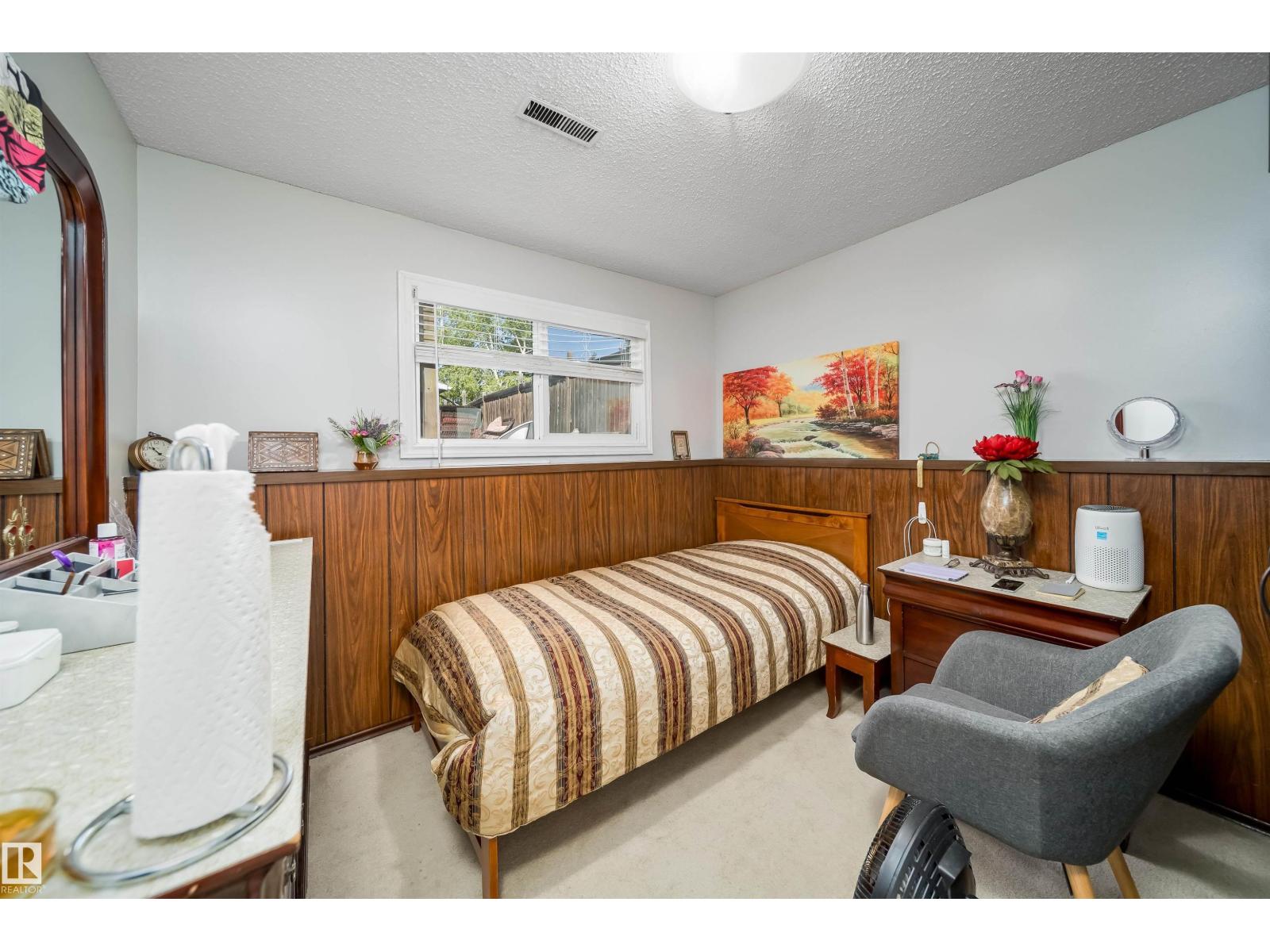 14808 96 ST NW - 32