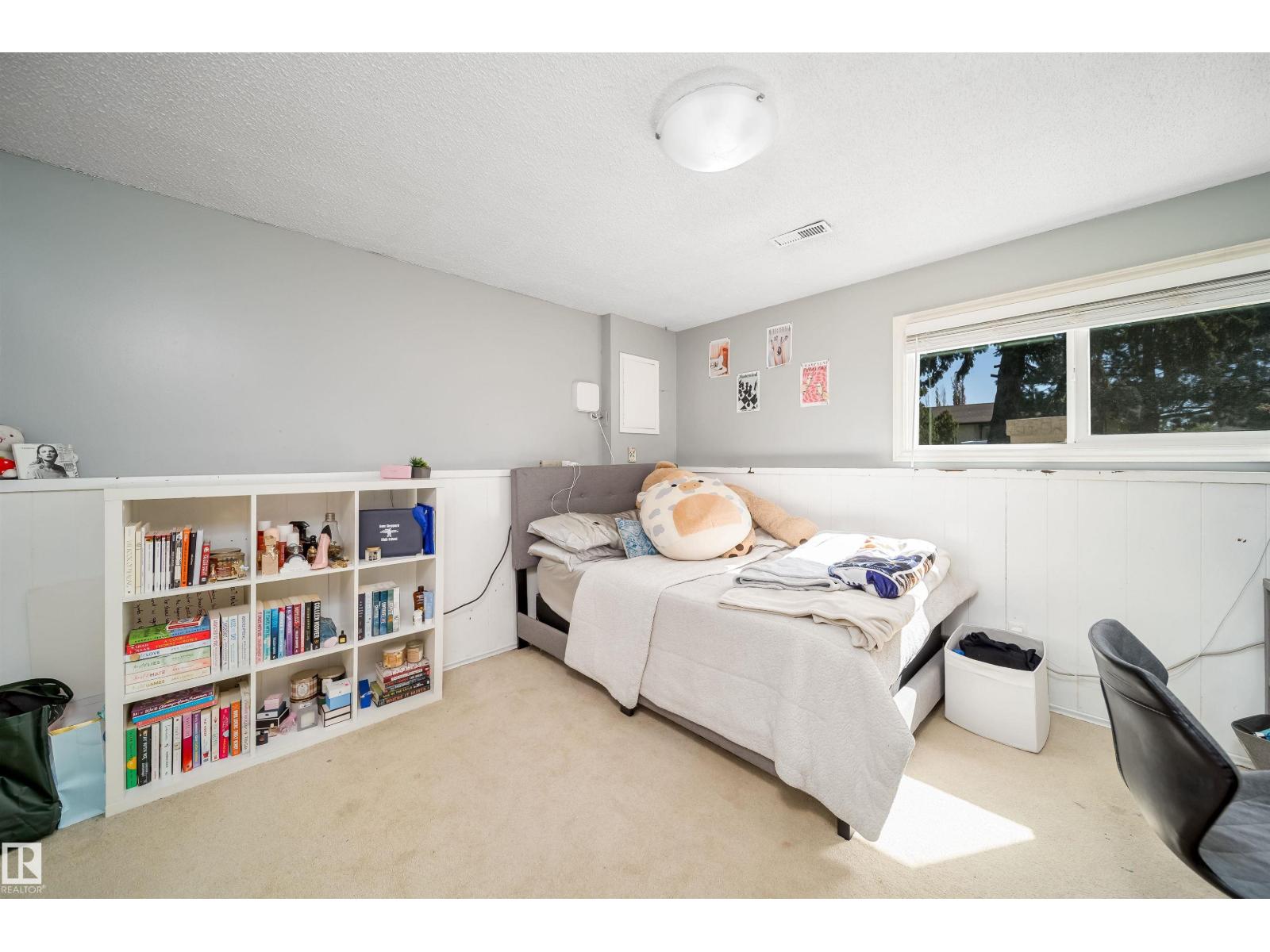 14808 96 ST NW - 33