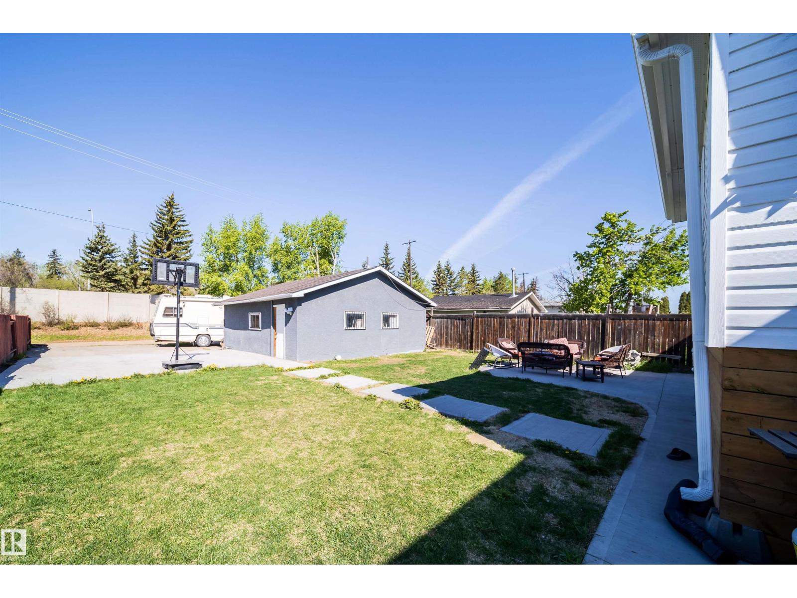 14808 96 ST NW - 39