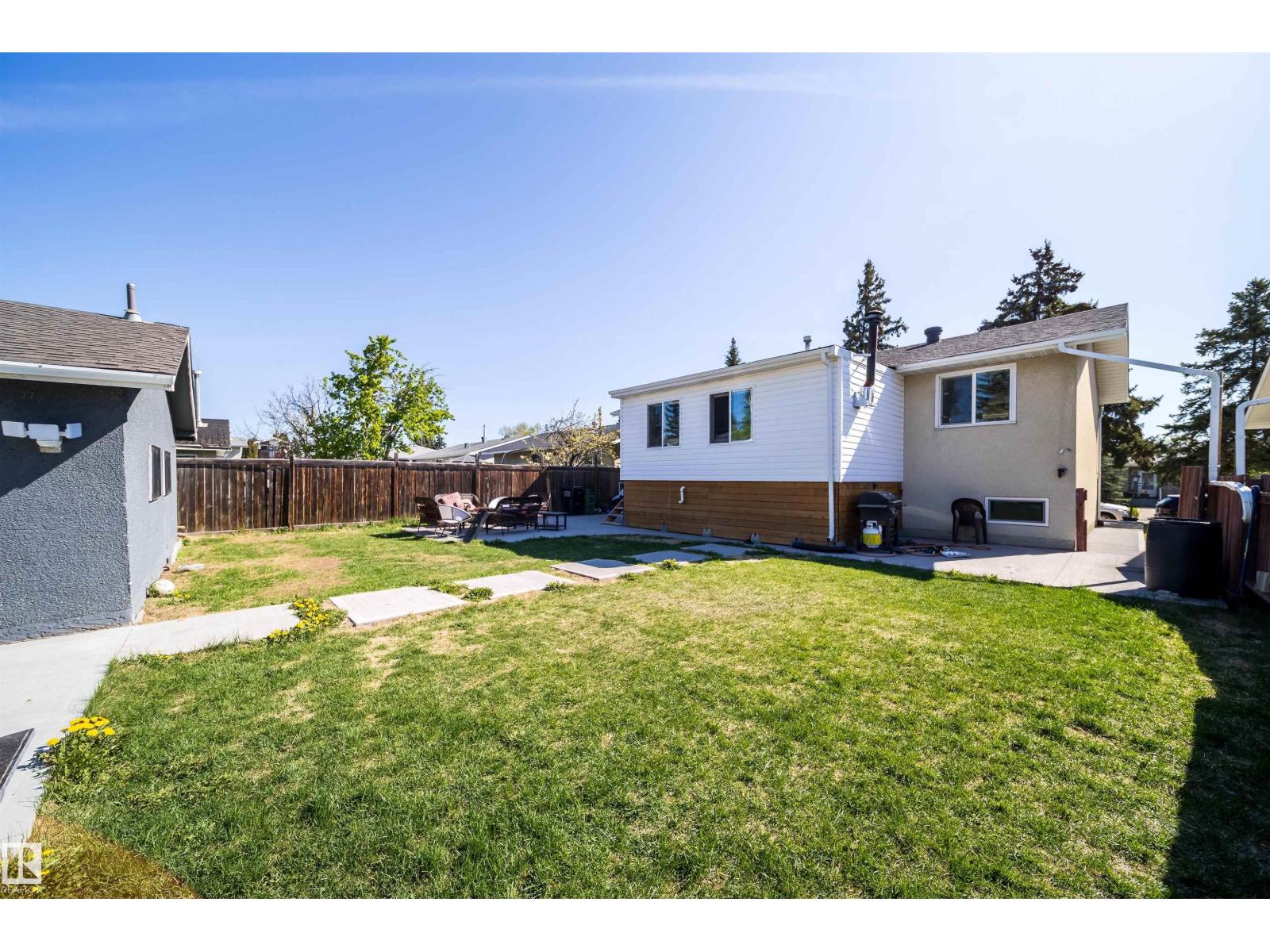 14808 96 ST NW - 40