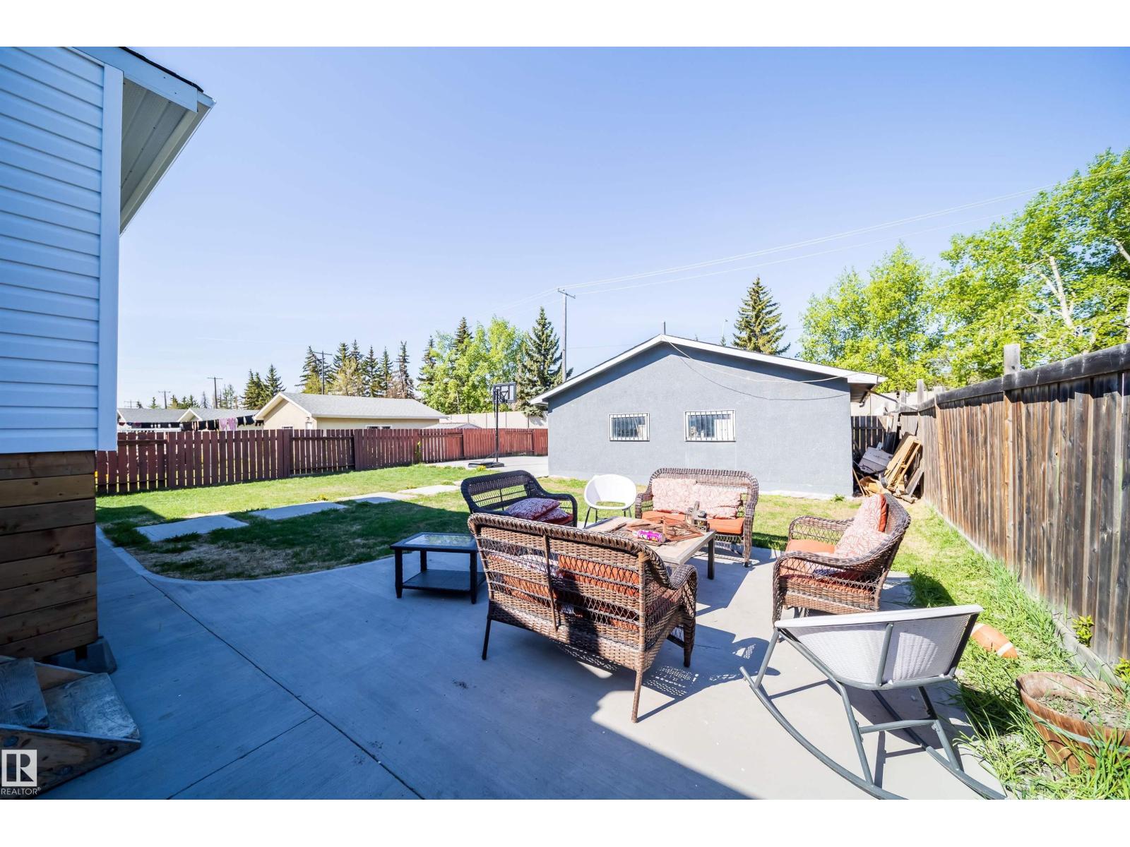 14808 96 ST NW - 42