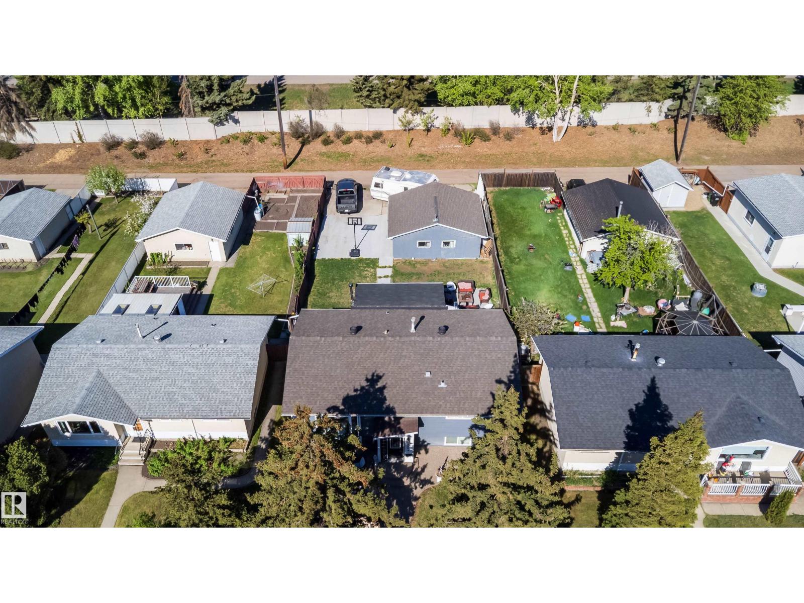 14808 96 ST NW - 6