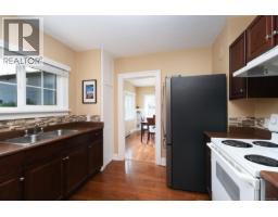 Loft - 3919 Quadra St, Saanich, BC V8X1J3 Photo 8