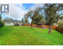 3919 Quadra St, Saanich, BC V8X1J3 Photo 23