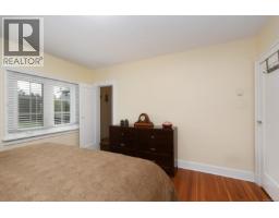 Kitchen - 3919 Quadra St, Saanich, BC V8X1J3 Photo 12