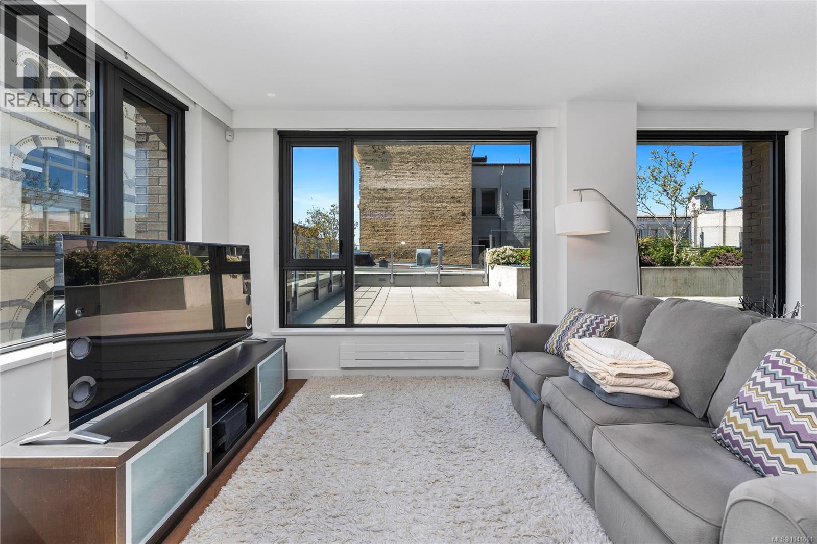#302 608 Broughton St - 7