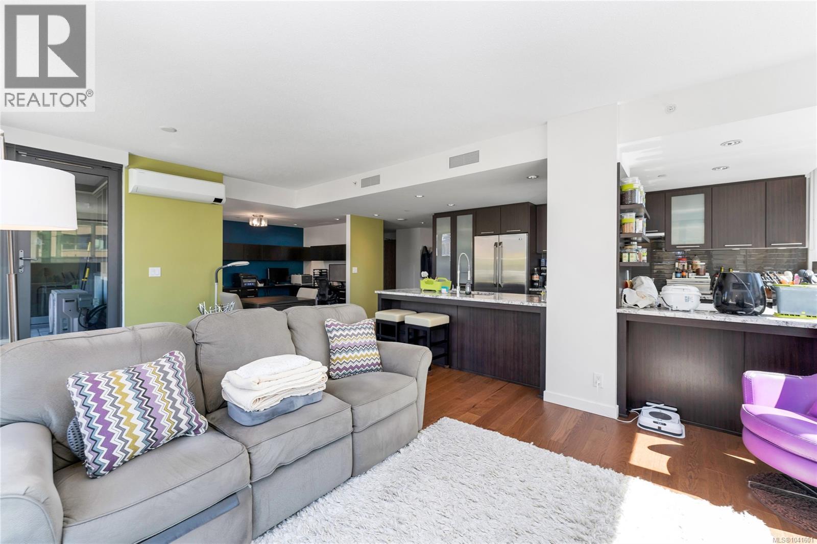 #302 608 Broughton St - 8