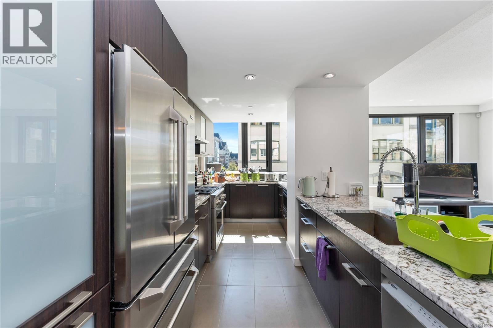 #302 608 Broughton St - Image 9