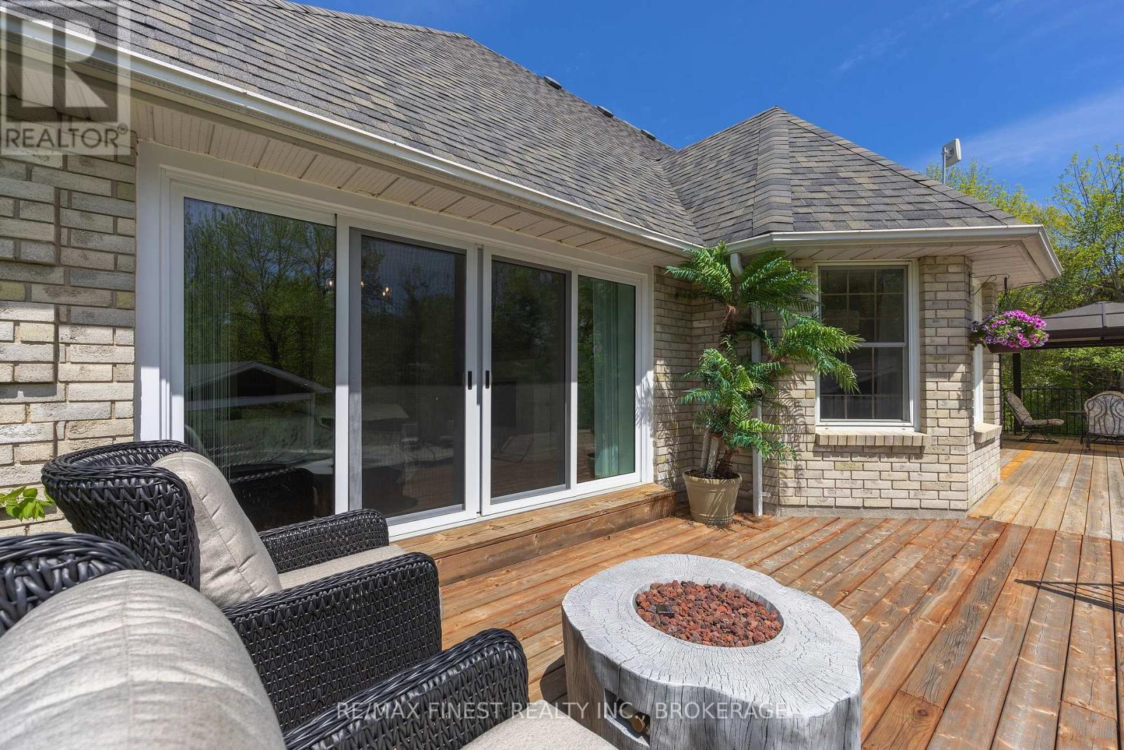 1747 HITCHCOCK DRIVE - 23