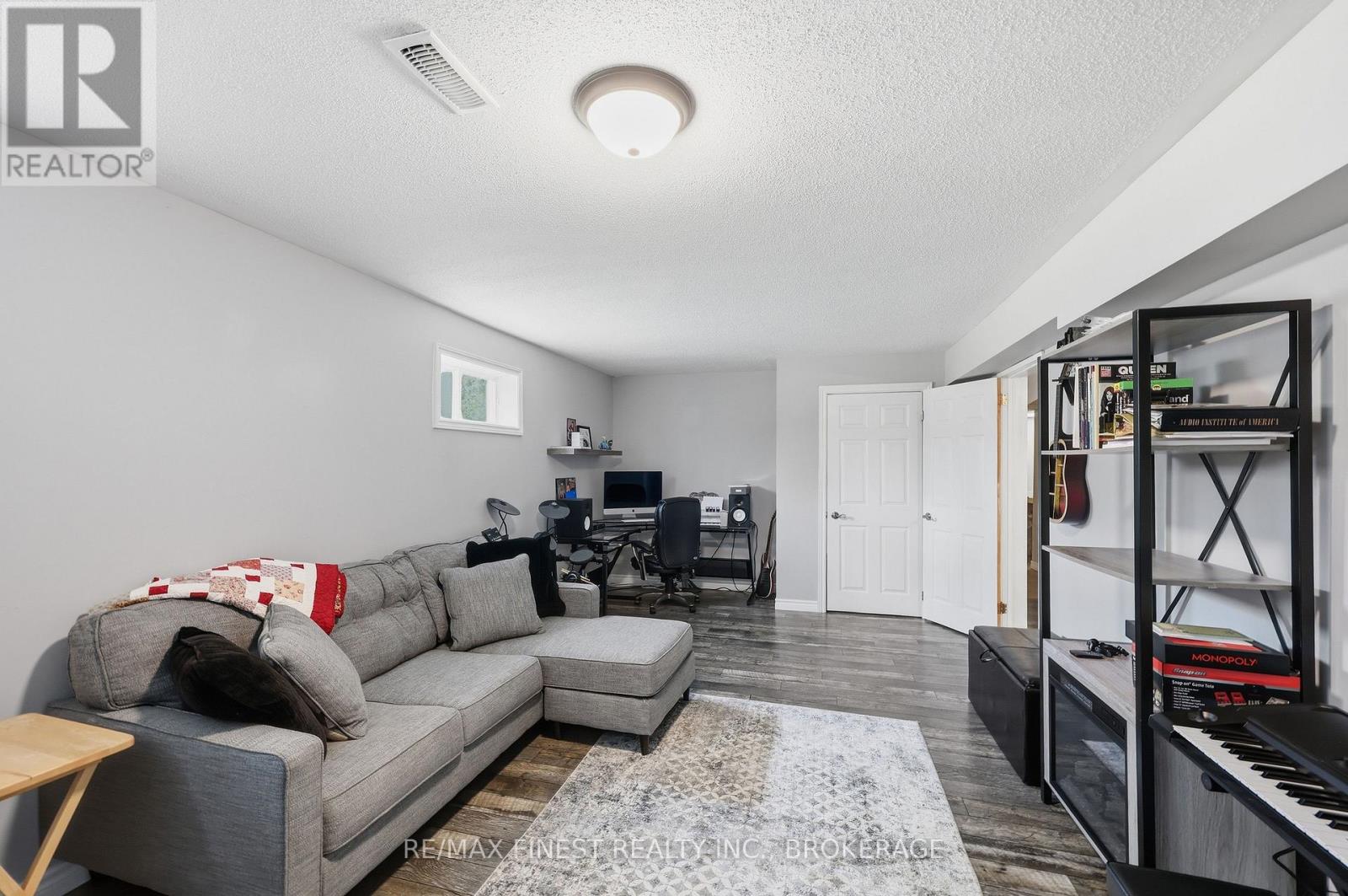 1747 HITCHCOCK DRIVE - 20