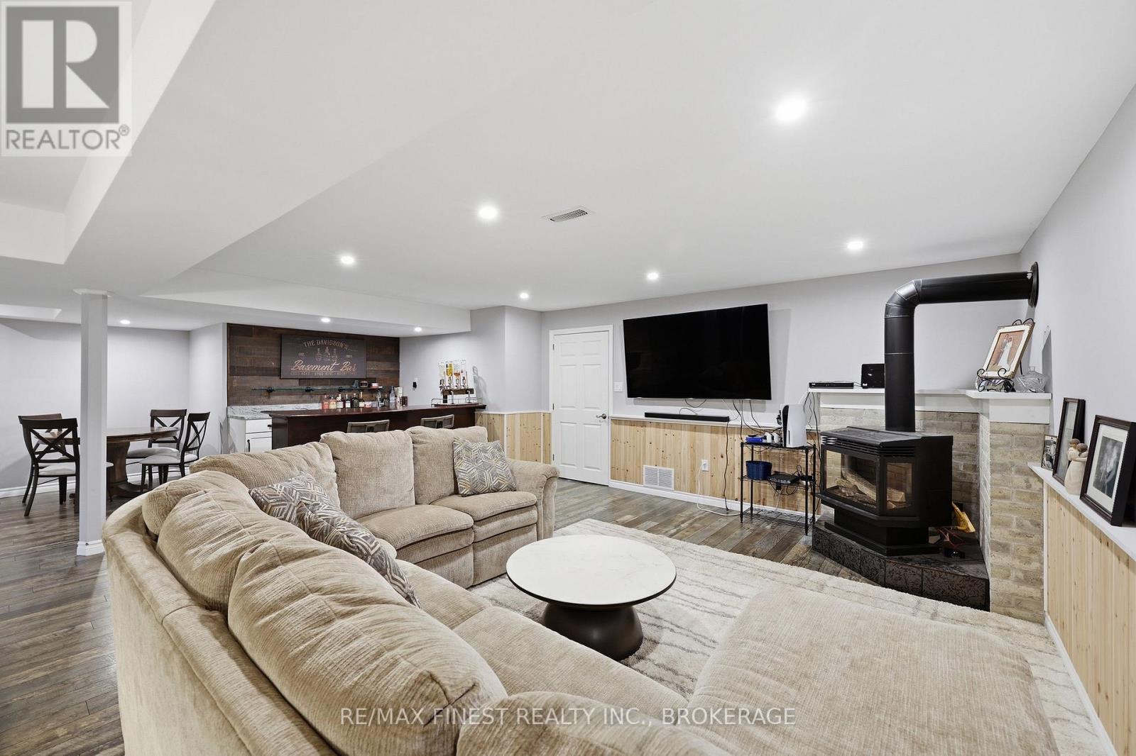 1747 HITCHCOCK DRIVE - 18