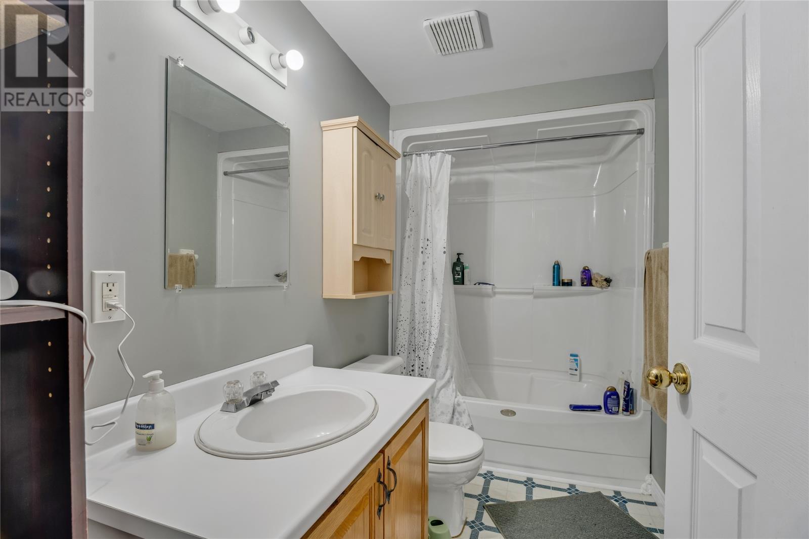 20 PINE HILL Place - 20