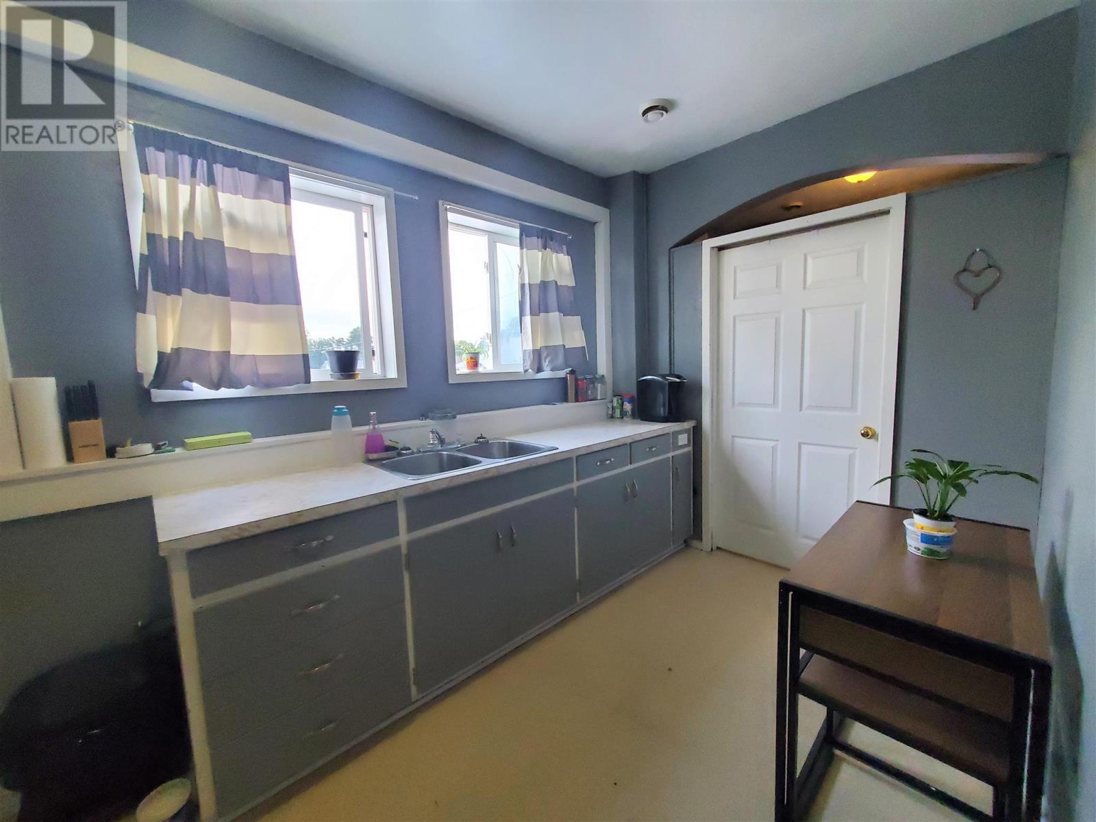 298 Scott ST - 23