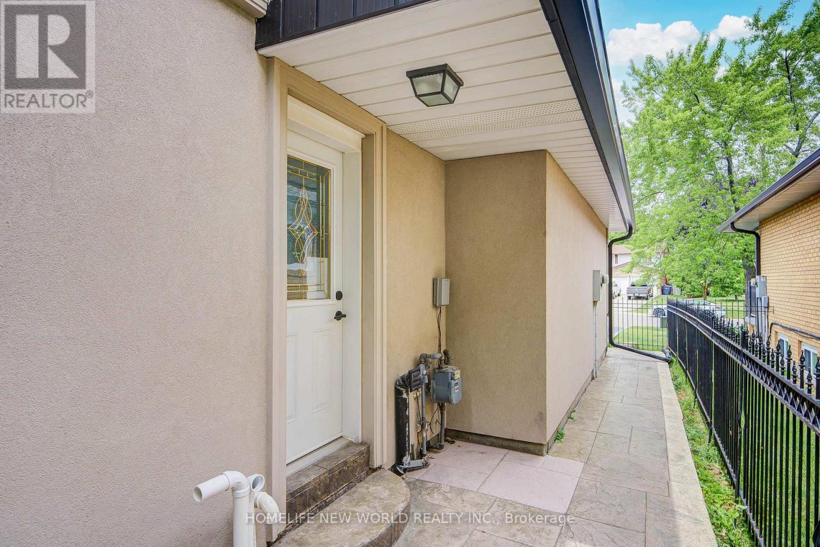 5 HOPEDALE COURT - 48