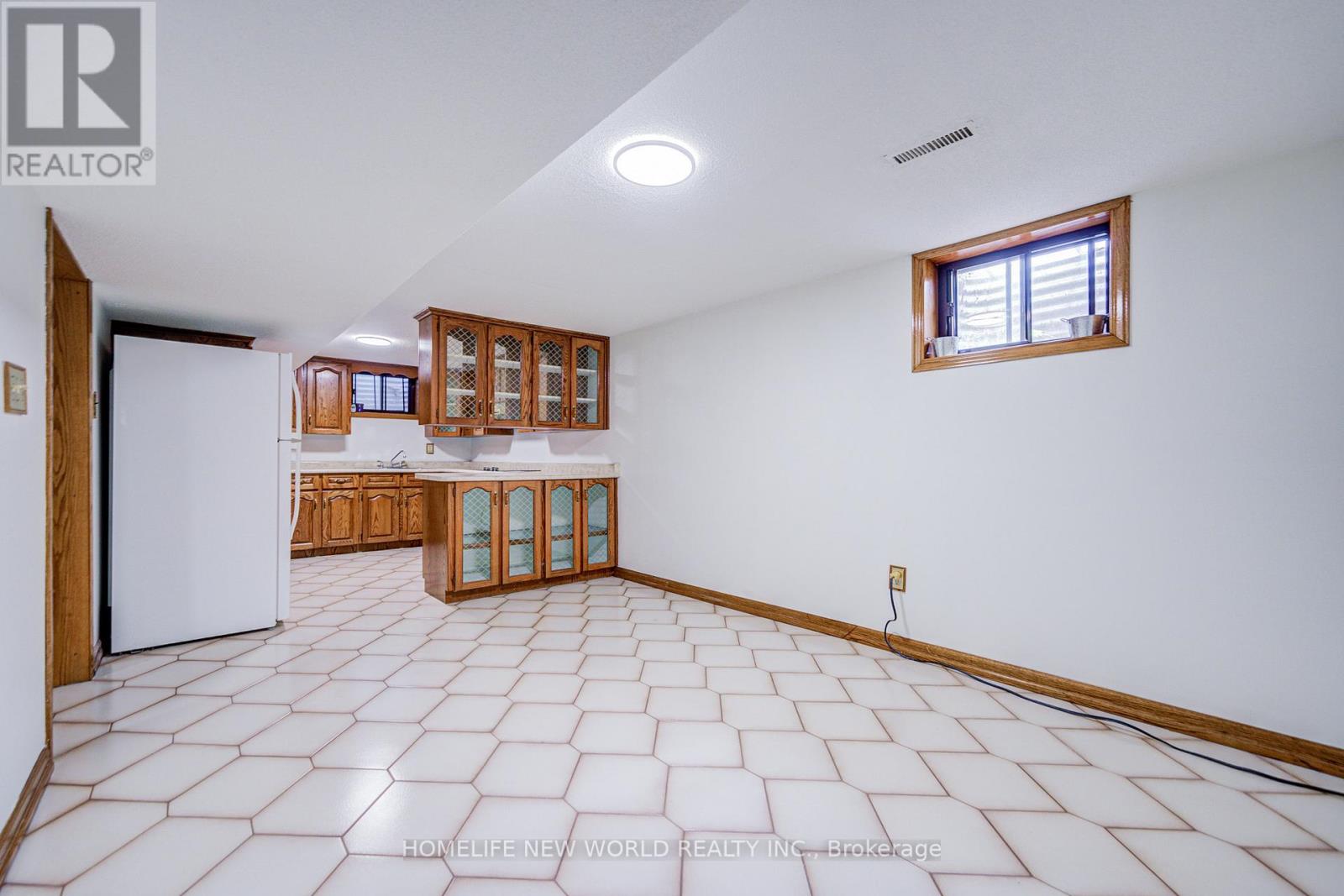 5 HOPEDALE COURT - 39