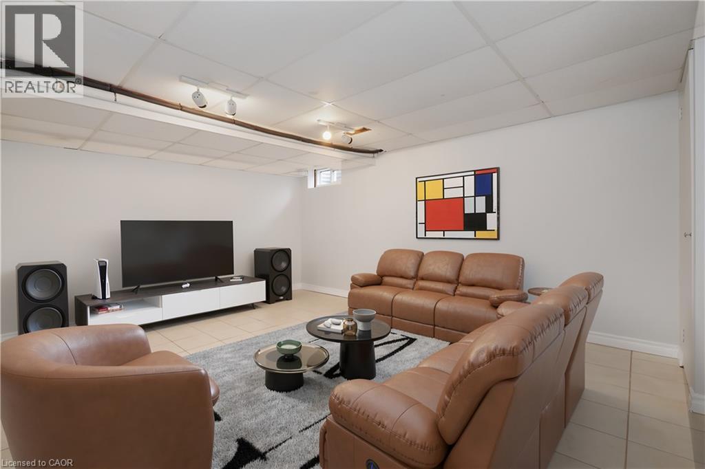 #69 165 GREEN VALLEY Drive - 22