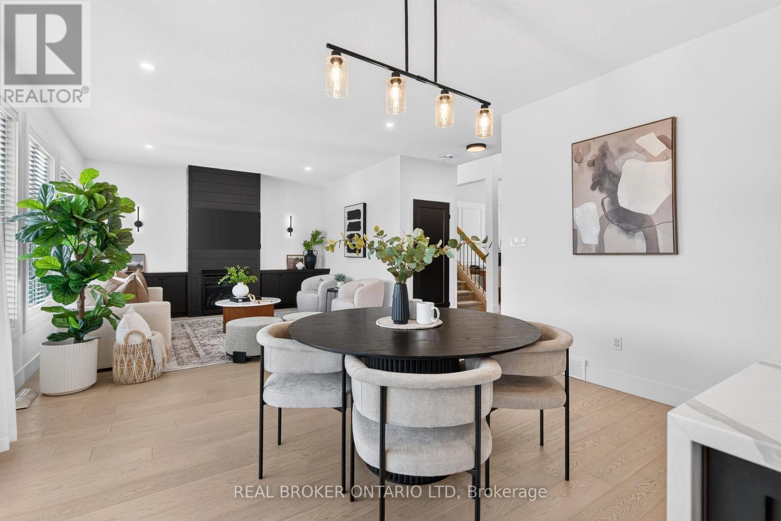 77 DAVENTRY WAY - 10