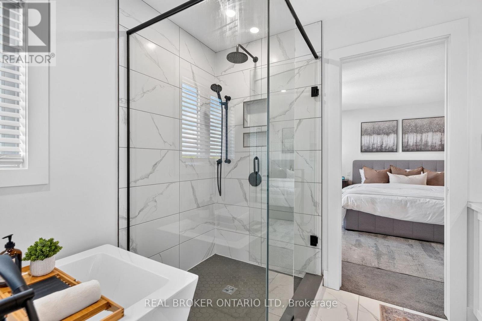 77 DAVENTRY WAY - 23