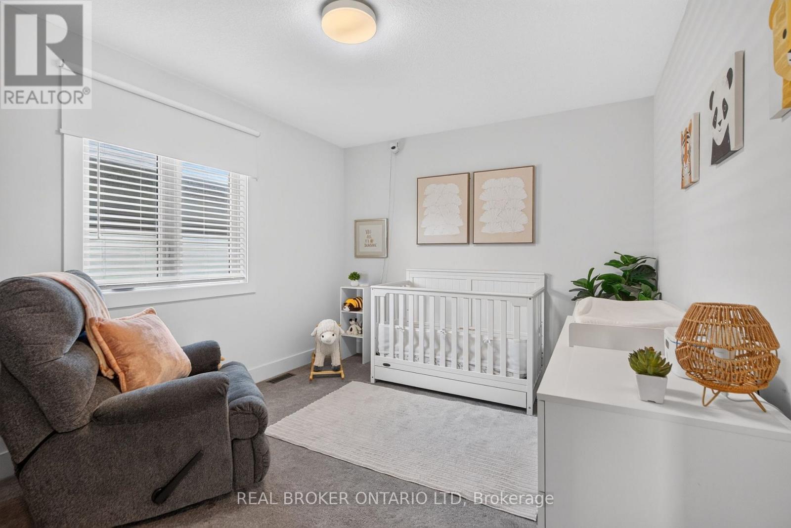 77 DAVENTRY WAY - 29