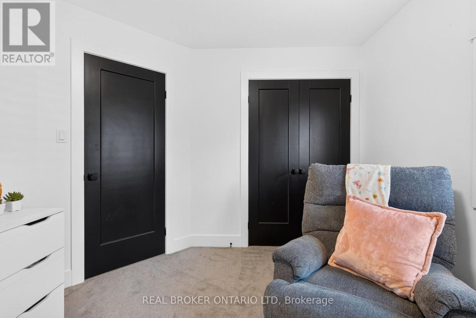77 DAVENTRY WAY - 30