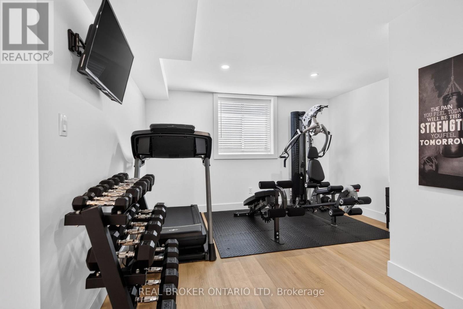 77 DAVENTRY WAY - 38