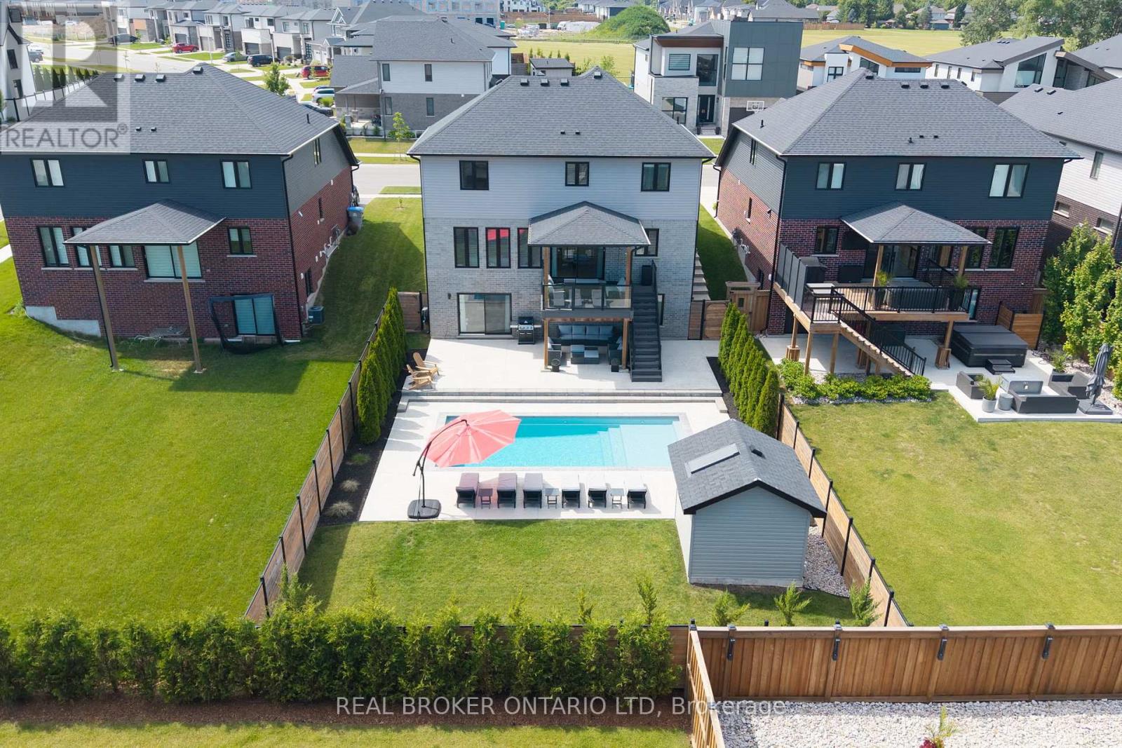 77 DAVENTRY WAY - 47