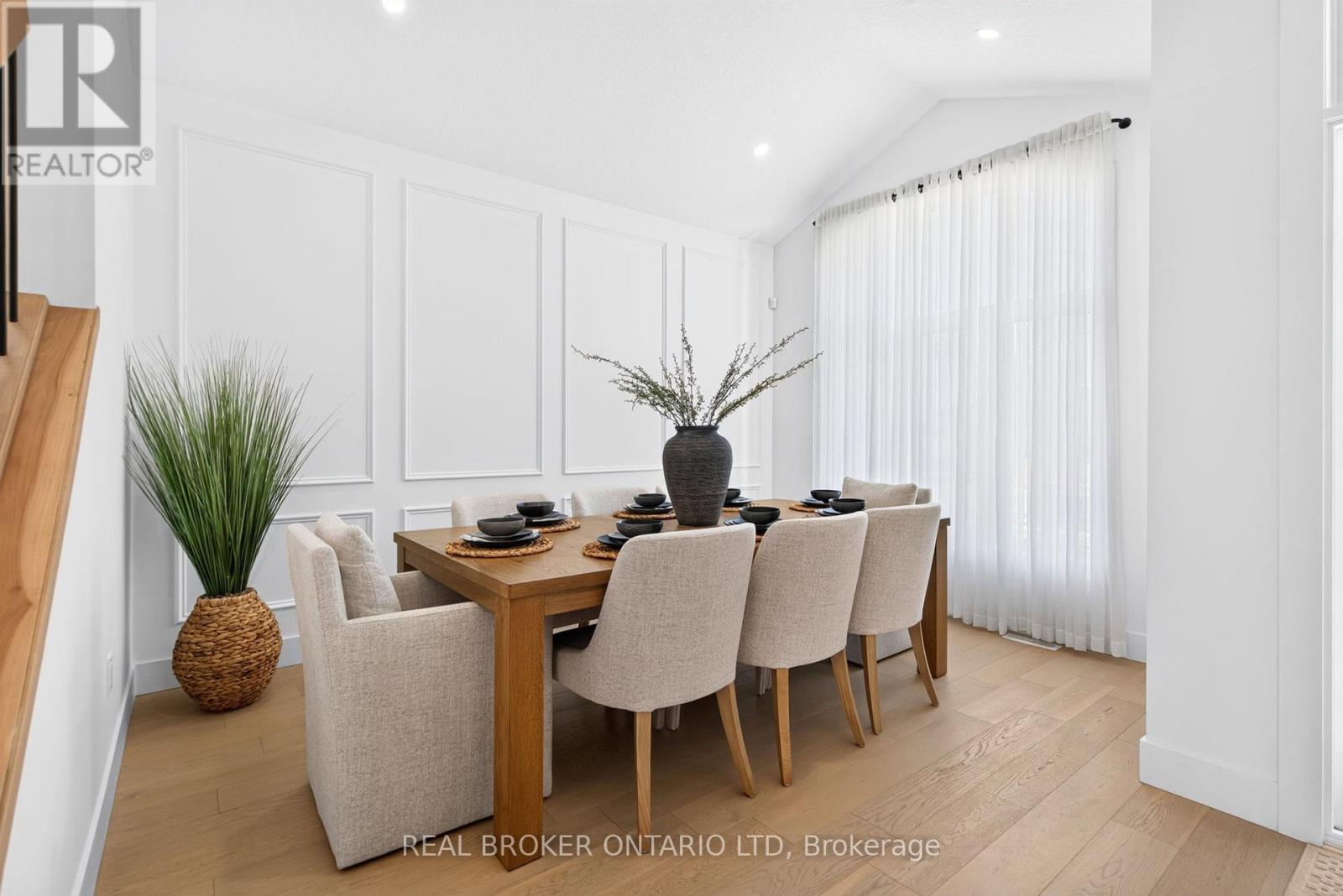 77 DAVENTRY WAY - 5